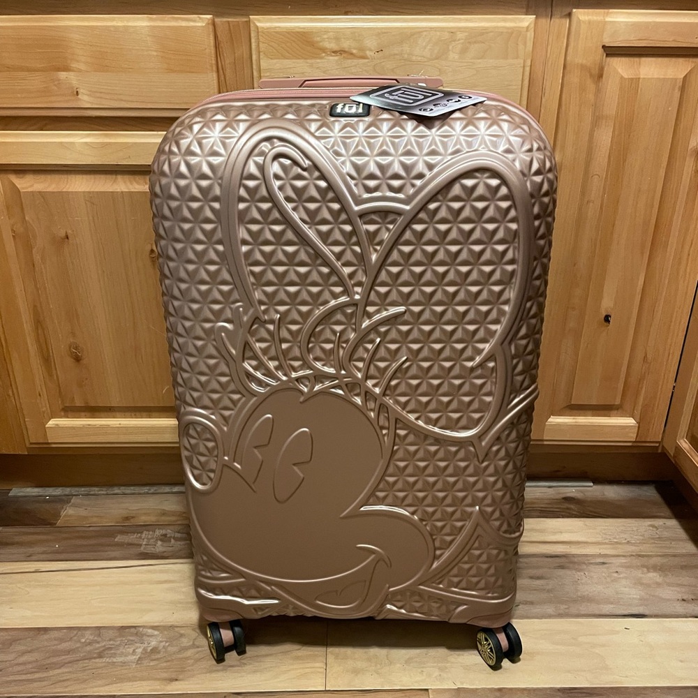 Minnie Mouse 29” Rose Gold Spinner FUL- brand new with tags